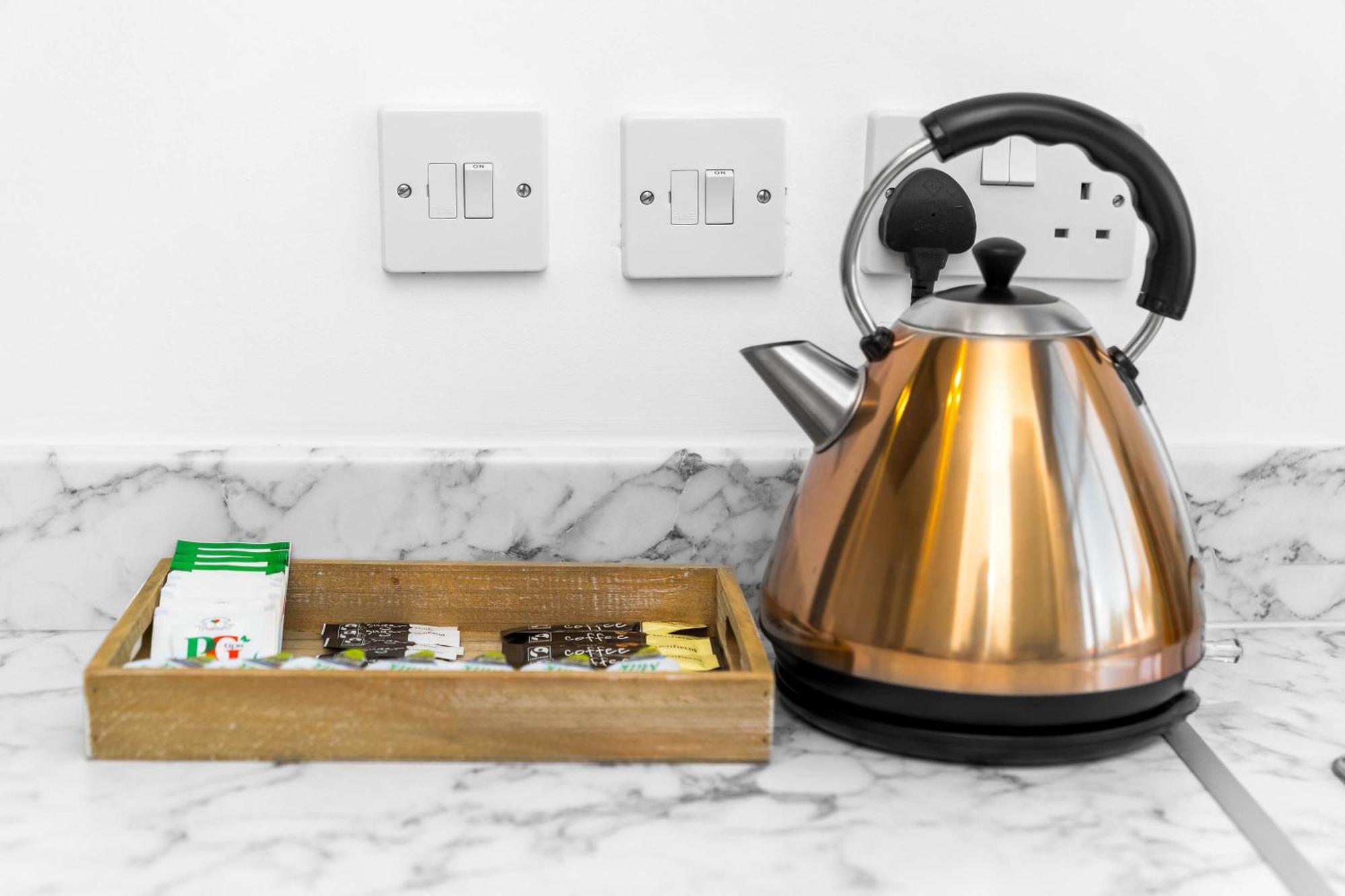 Large Modern Apartment - High-Speed Wifi - Netflix - Street Parking 3Br Birmingham Eksteriør billede